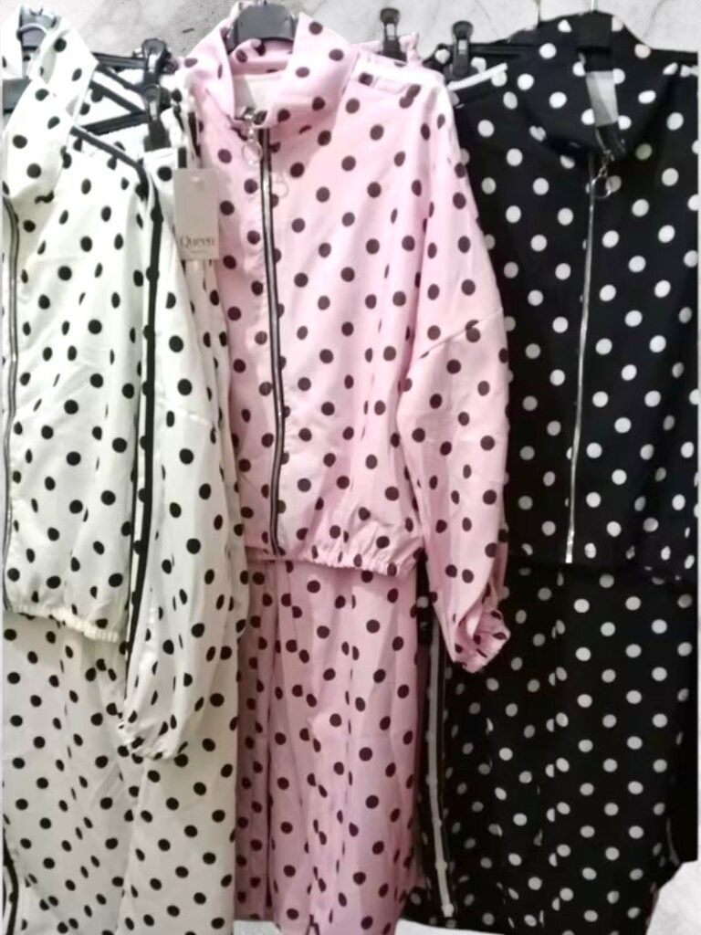 1  Casual    Deportivo    Lunares color rosa